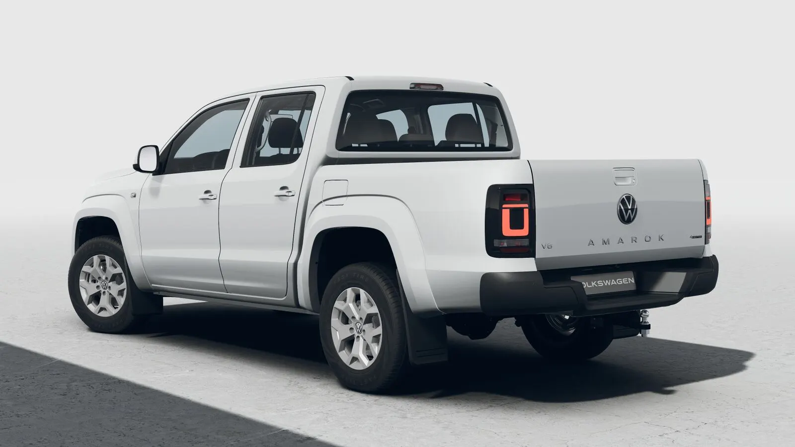 Volkswagen Amarok V6 Comfortline branca, vista de trás