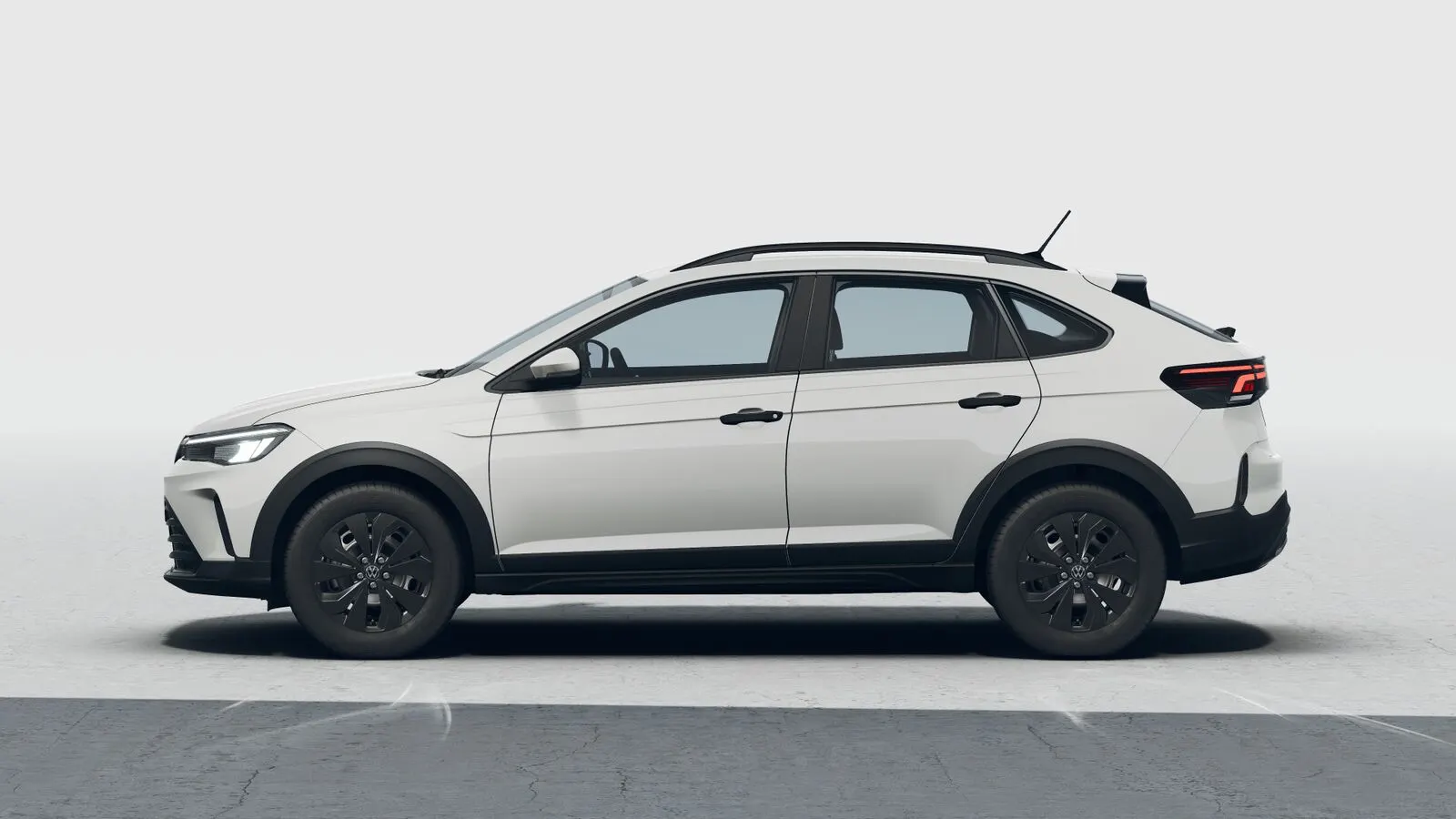 Volkswagen Nivus Sense branco de perfil