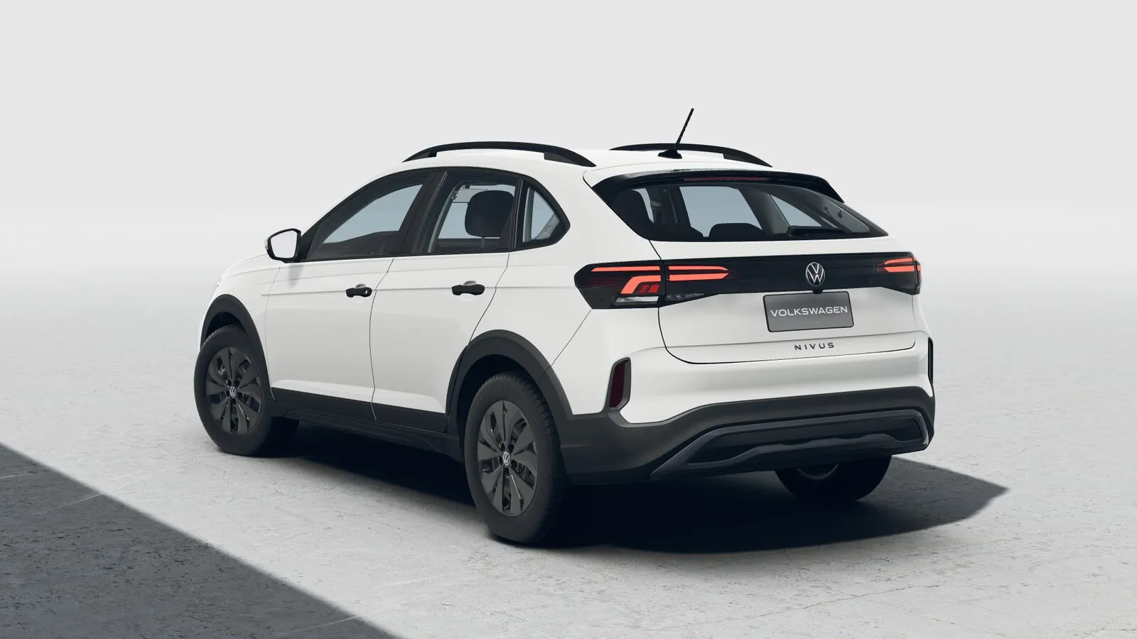 Volkswagen Nivus Sense branco, visto de trás