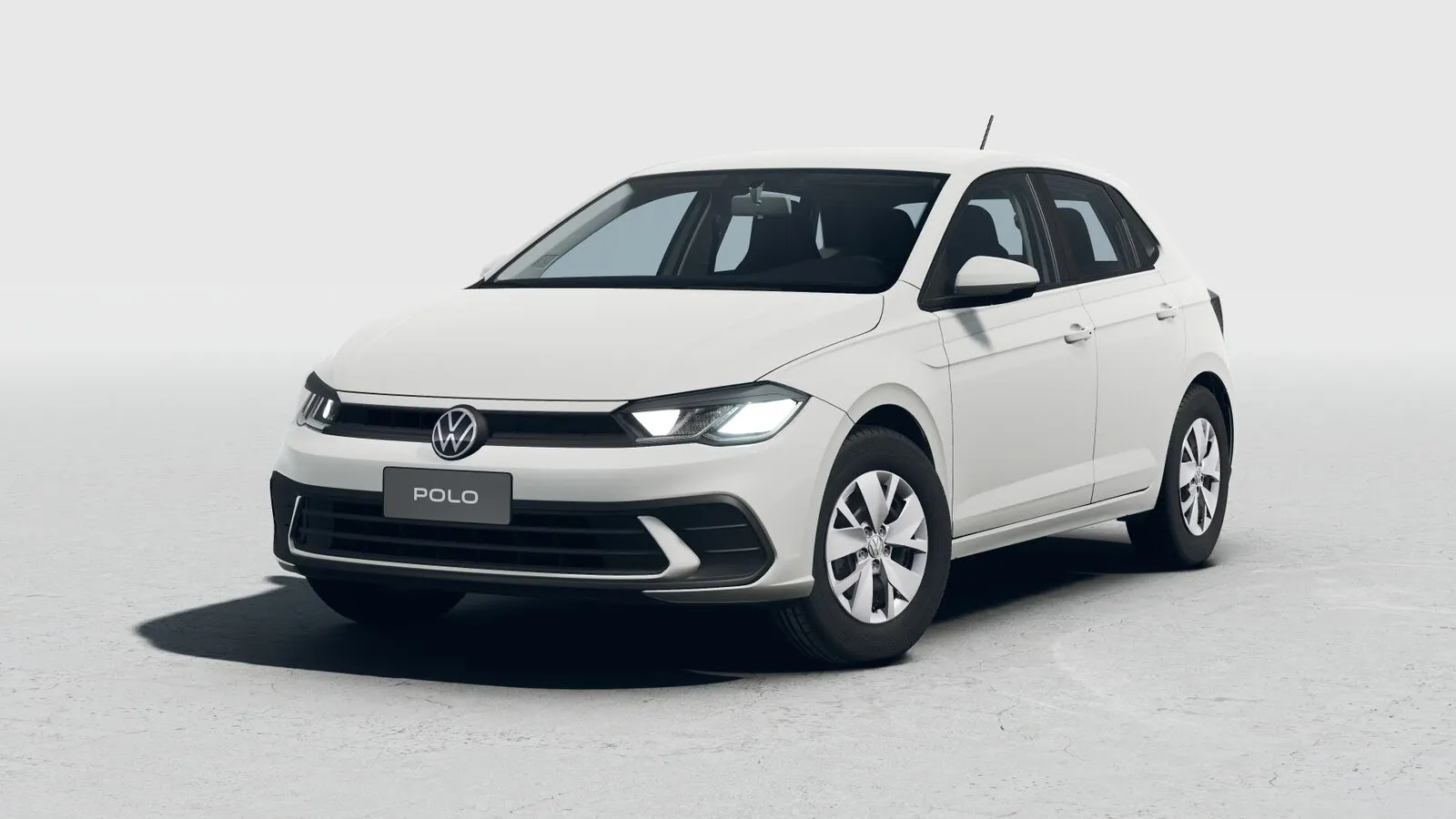 Volkswagen Polo Sense branco, visto de frente em três quartos