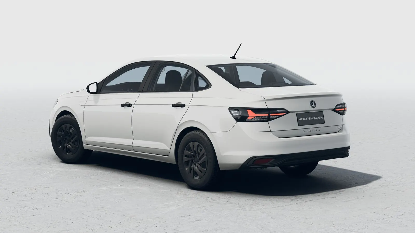 Volkswagen Virtus Sense branco, visto de trás
